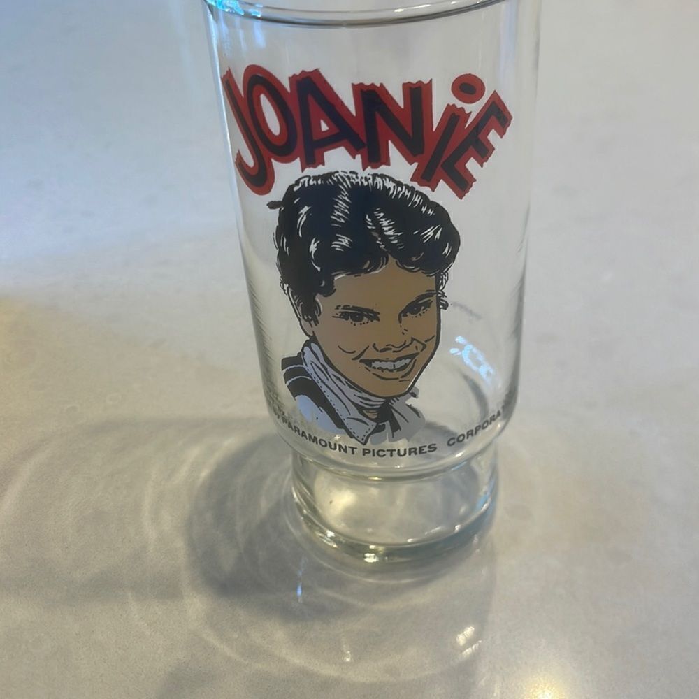 Happy Days 1977 Joanie glass excellent condition paramount picture, Dr Pepper.